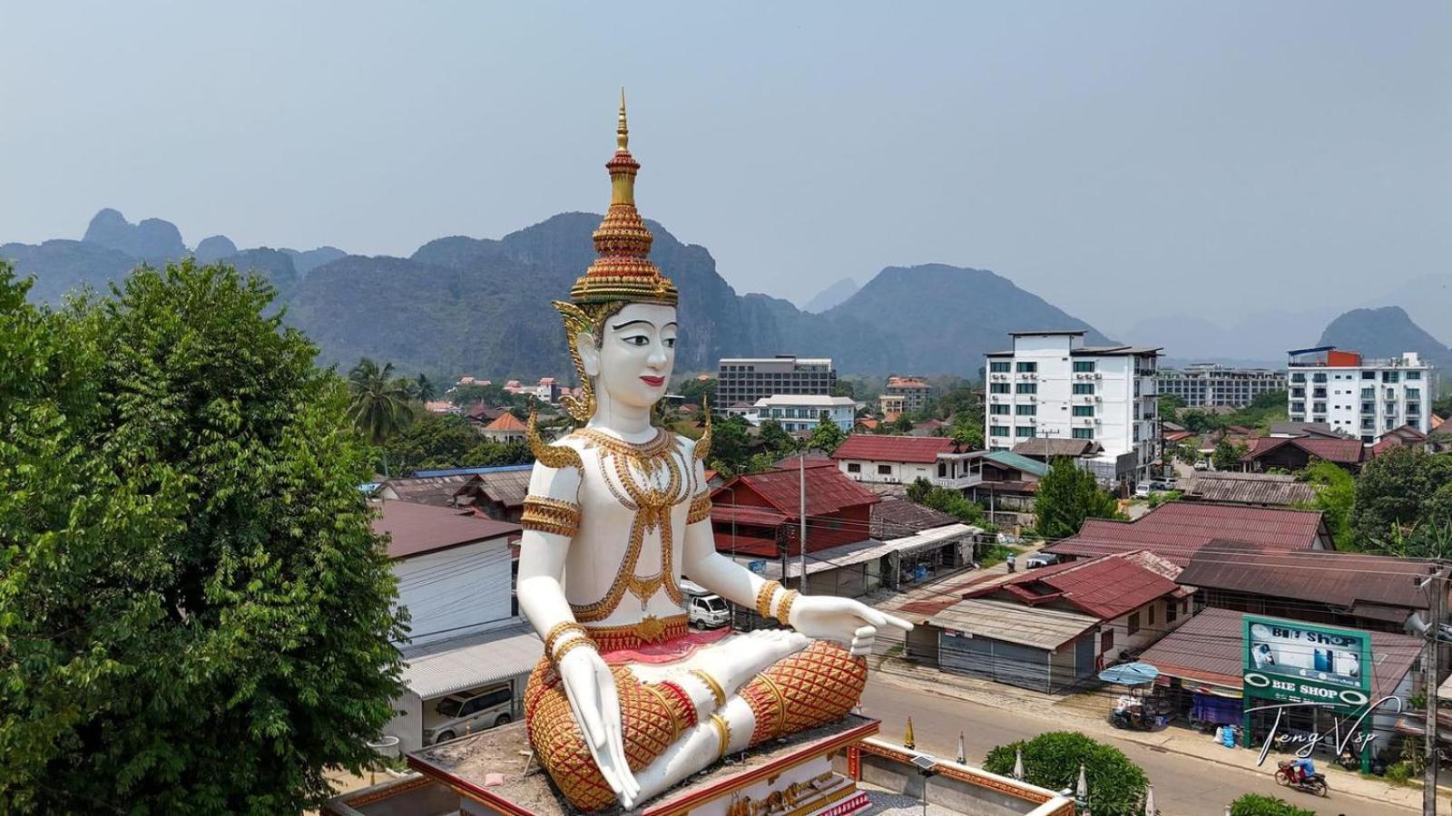 Vang Vieng Topview Hotel Exterior photo